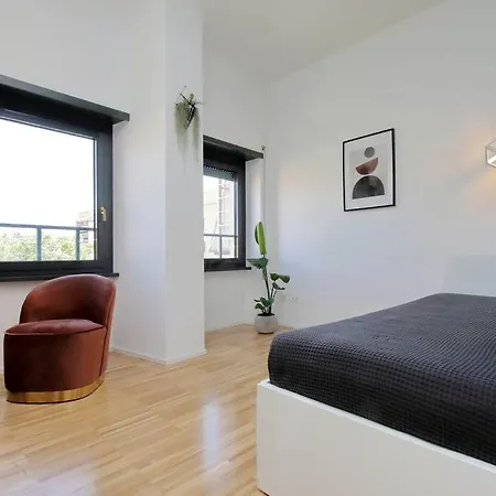 Apartment Ych Trilocale Finemente Arredato Vicino Metro